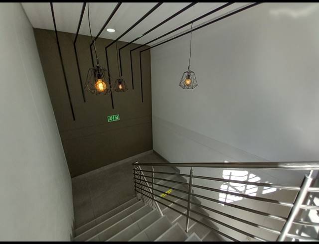 690M² OFFICE TO LET IN BRYANSTON